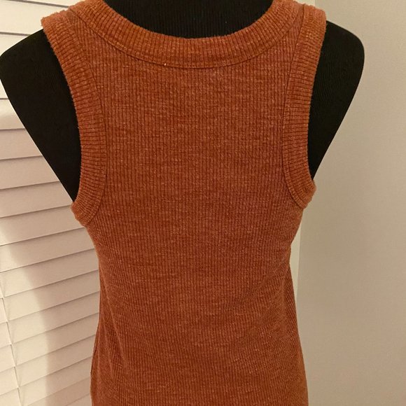 Burnt Orange Knit Tank Top - Picture 3 of 4